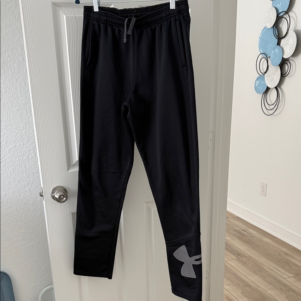 Under Armour SET Black Pants w/Logo And Red/Black Zip Up